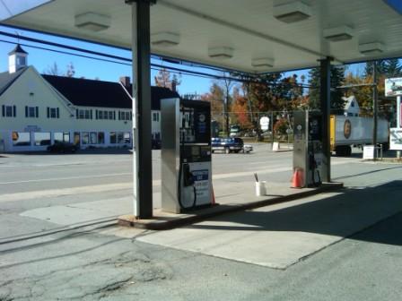 Businesses For Sale-Businesses For Sale-Busy Unbranded Gas and Service Station-Buy a Business