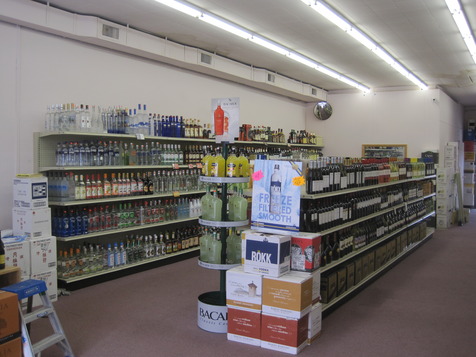 Businesses For Sale-Businesses For Sale-Liquor Store with Very Low Rent-Buy a Business