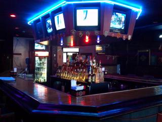 Businesses For Sale-Businesses For Sale-North Shore Bar Nightclub with Kitchen-Buy a Business