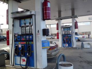 Businesses For Sale-Businesses For Sale-High Volume Branded Gas and C Store-Buy a Business