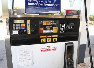Businesses For Sale-Businesses For Sale-High Volume Branded Gas-Buy a Business