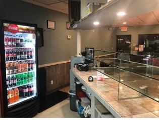 Popular Pizzeria Restaurant Popular Pizzeria Restaurant