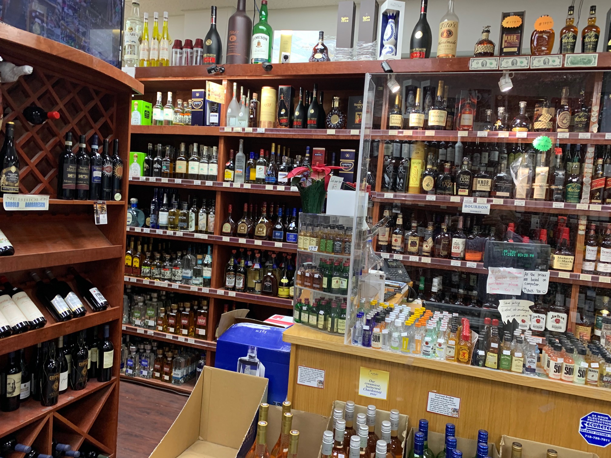Lucrative Liquor Store for sale in New York For sale In New York