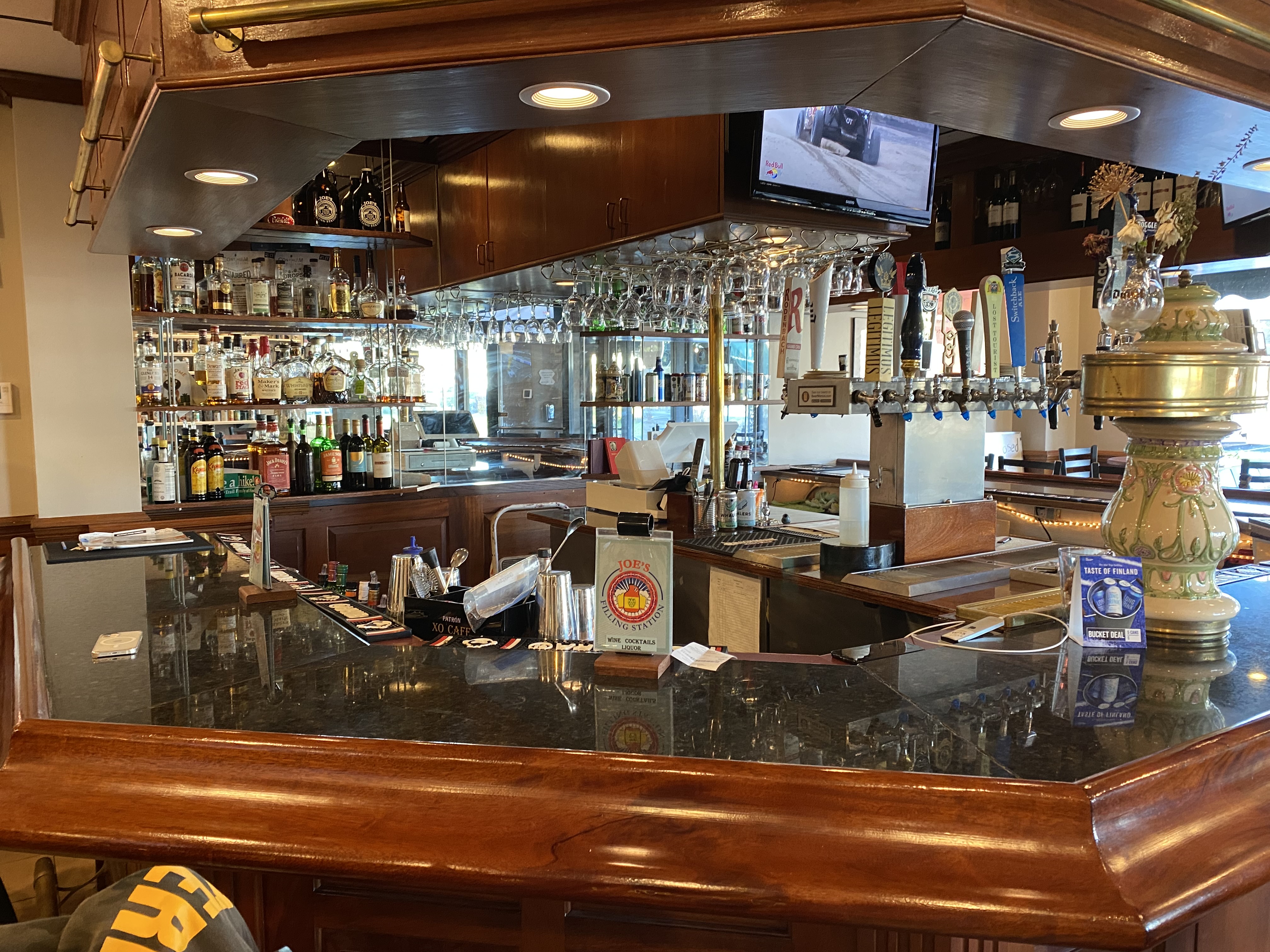 Well Located Bar & Restaurant for sale in CT