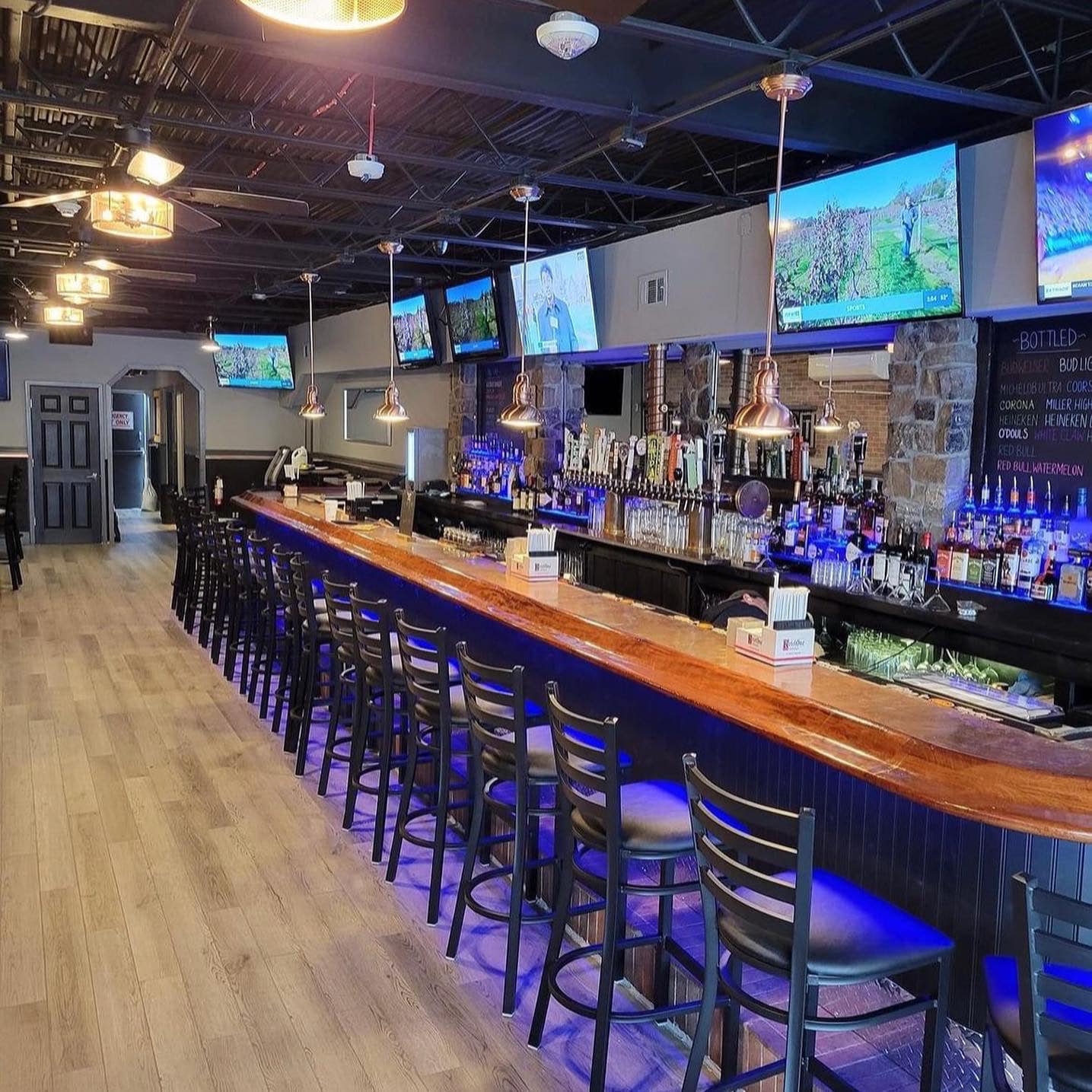 High-End Bar w Full Kitchen for sale in NY