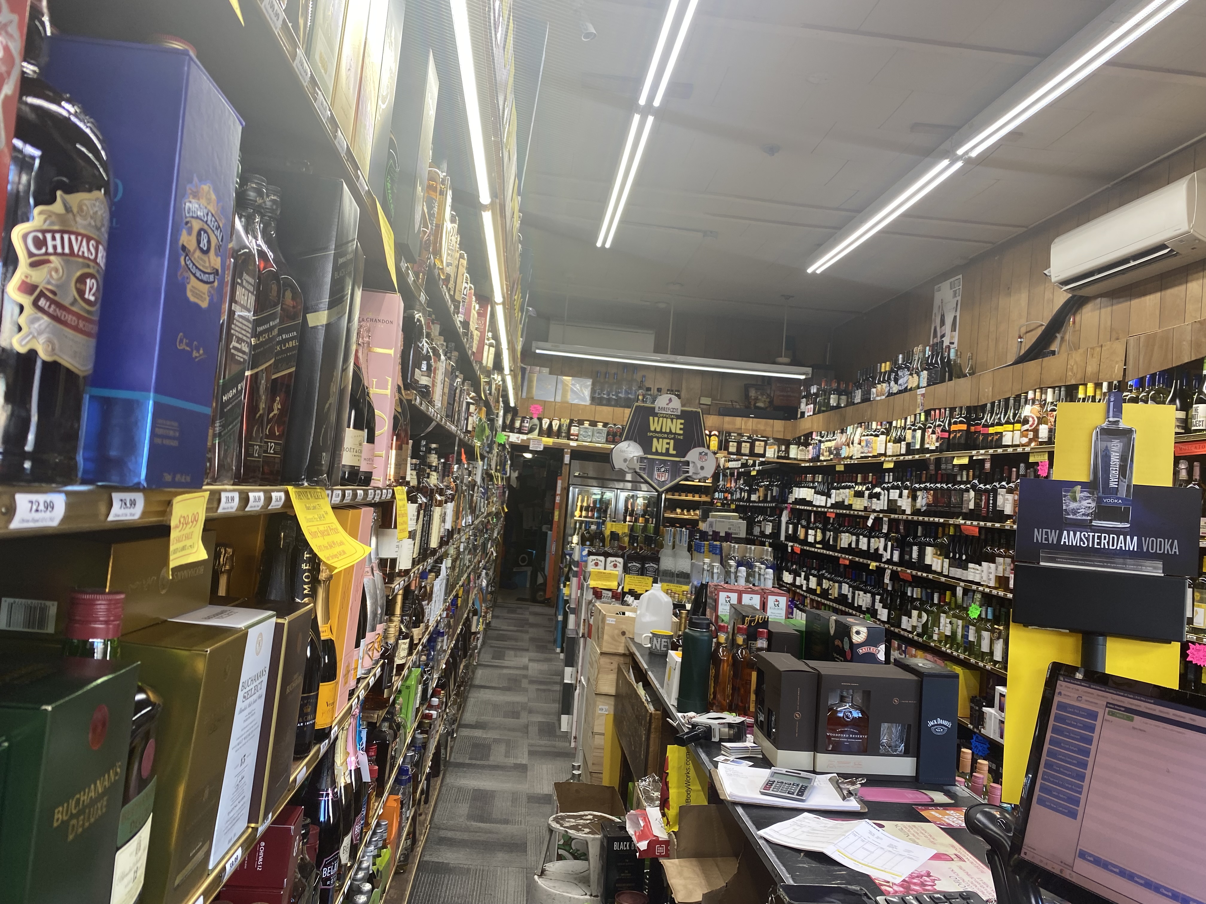 Wine and Liquor Store For Sale in New York