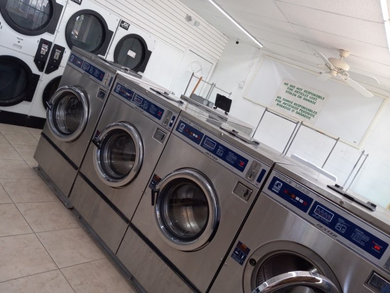 Laundromat & C-Store Combo For Sale in TX