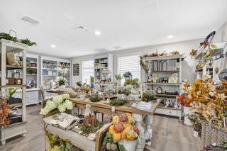 Floral and Gift Shop