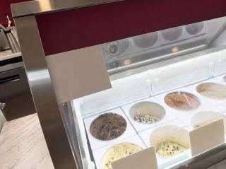ice cream parlour
