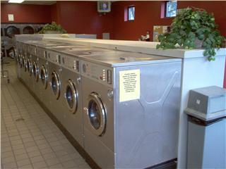 Laundromat Dry Cleaner in Busy Location Laundromat Dry Cleaner in Busy Location